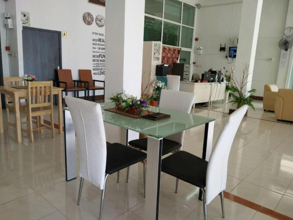 Rueangrat Hotel Ranong Exterior foto